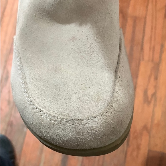 Embroidered Beige Winter Boots - Picture 6 of 9